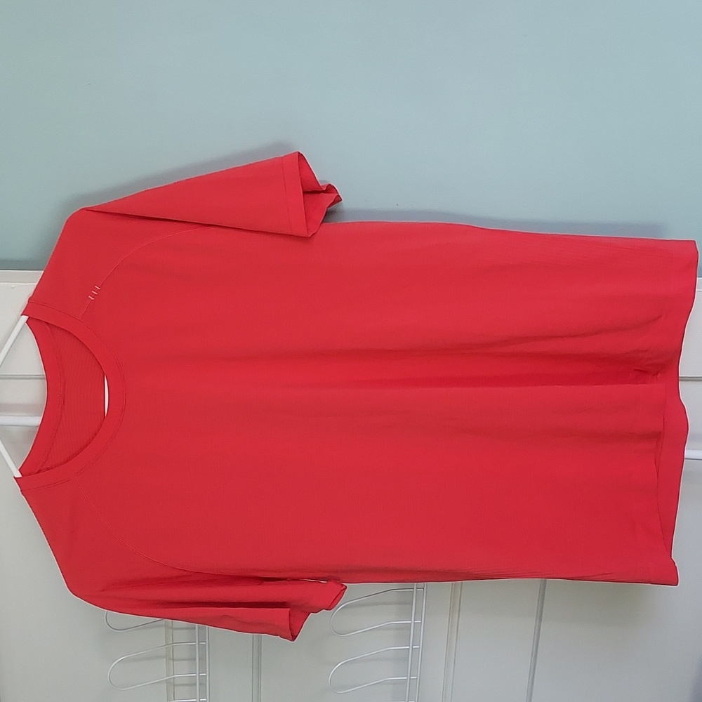 Lululemon Athletica Metal Vent Tech Short Sleeve T-Shirt Crew Neck Perforated